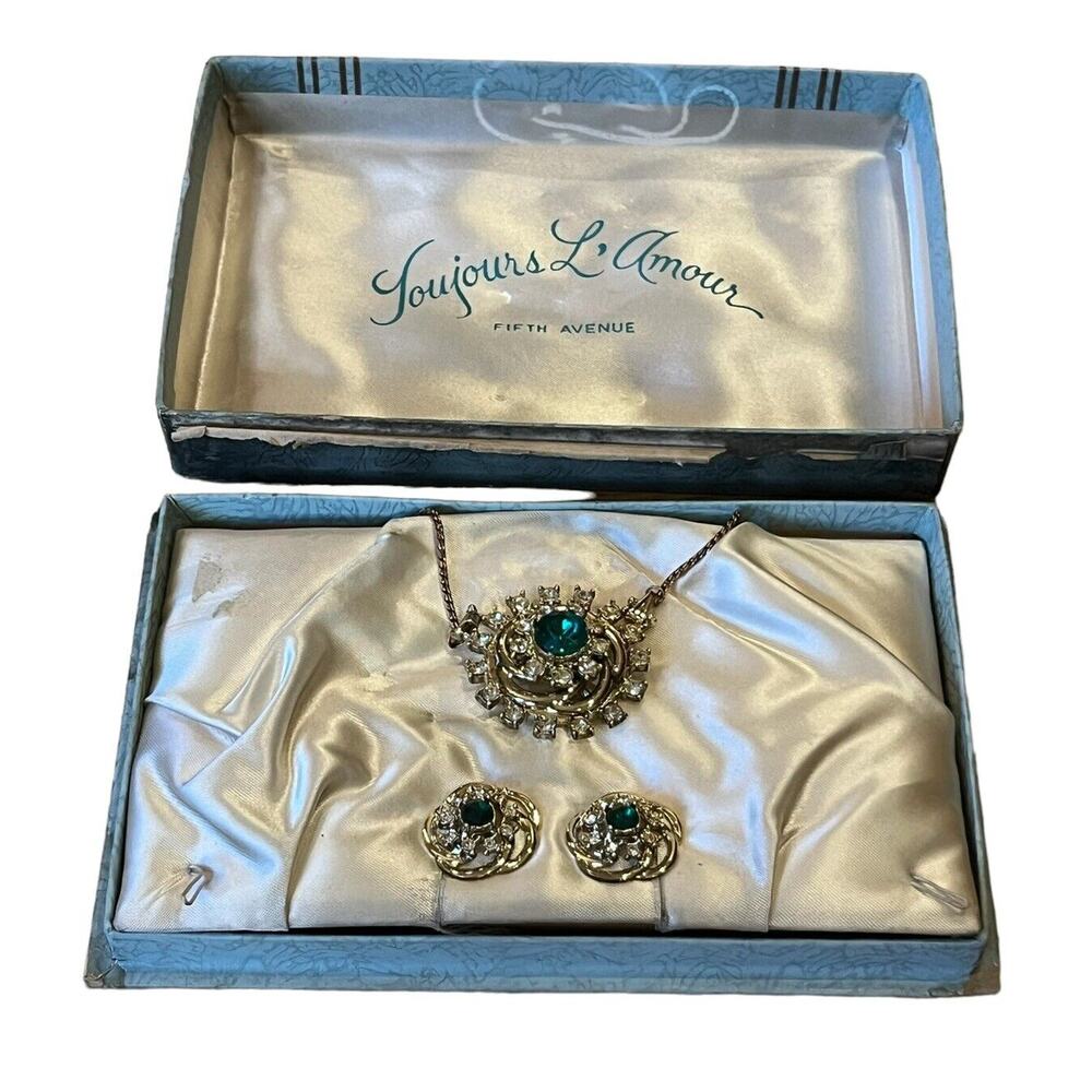 Toujours L’amour Fifth Avenue Necklace Brooch Earring Set Green stones box Vtg
